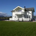 By The Sea With Many Activity Opportunities Hébergement de vacances